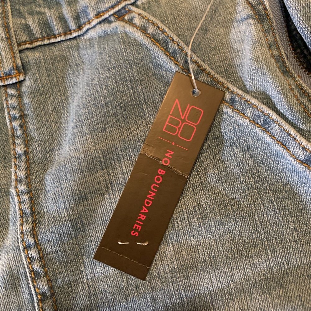 Overall - Picture 3 of 3